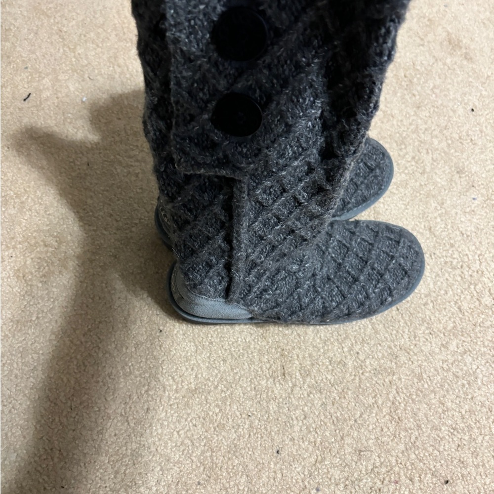 UGG Classic Cardy II Flat Boots Grey Knit UGG-pure Sock-liner Buttons US Size 9